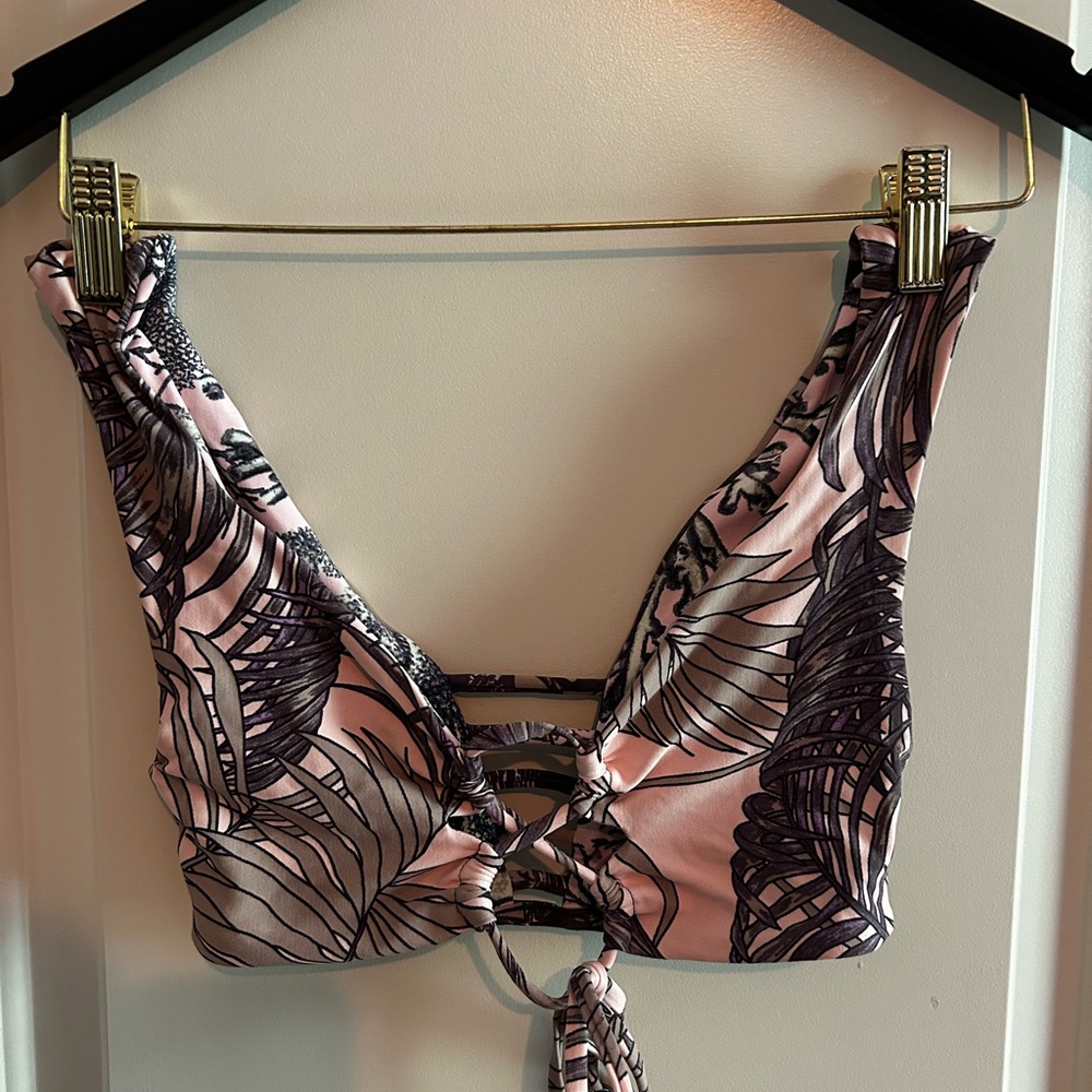 ☀️Maaji 4 way reversible bikini top ☀️